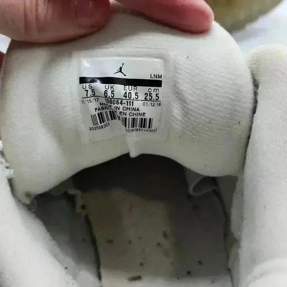 Nike Air Jordan Men's Leather 3 Retro 2018 Sneakers Shoes Triple White Size 7.5 - Picture 11 of 11